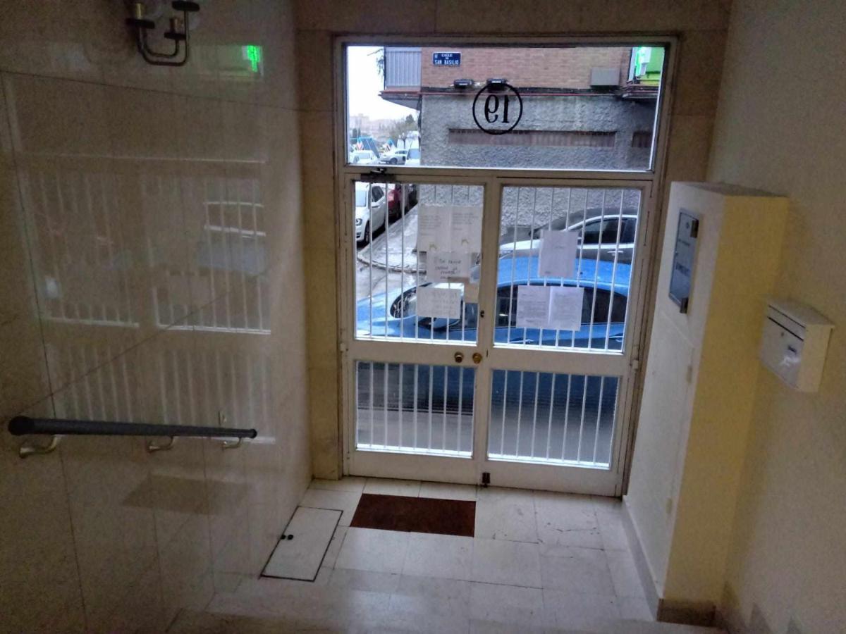 Residencia 12 Octubre Bed and Breakfast Madrid Eksteriør billede