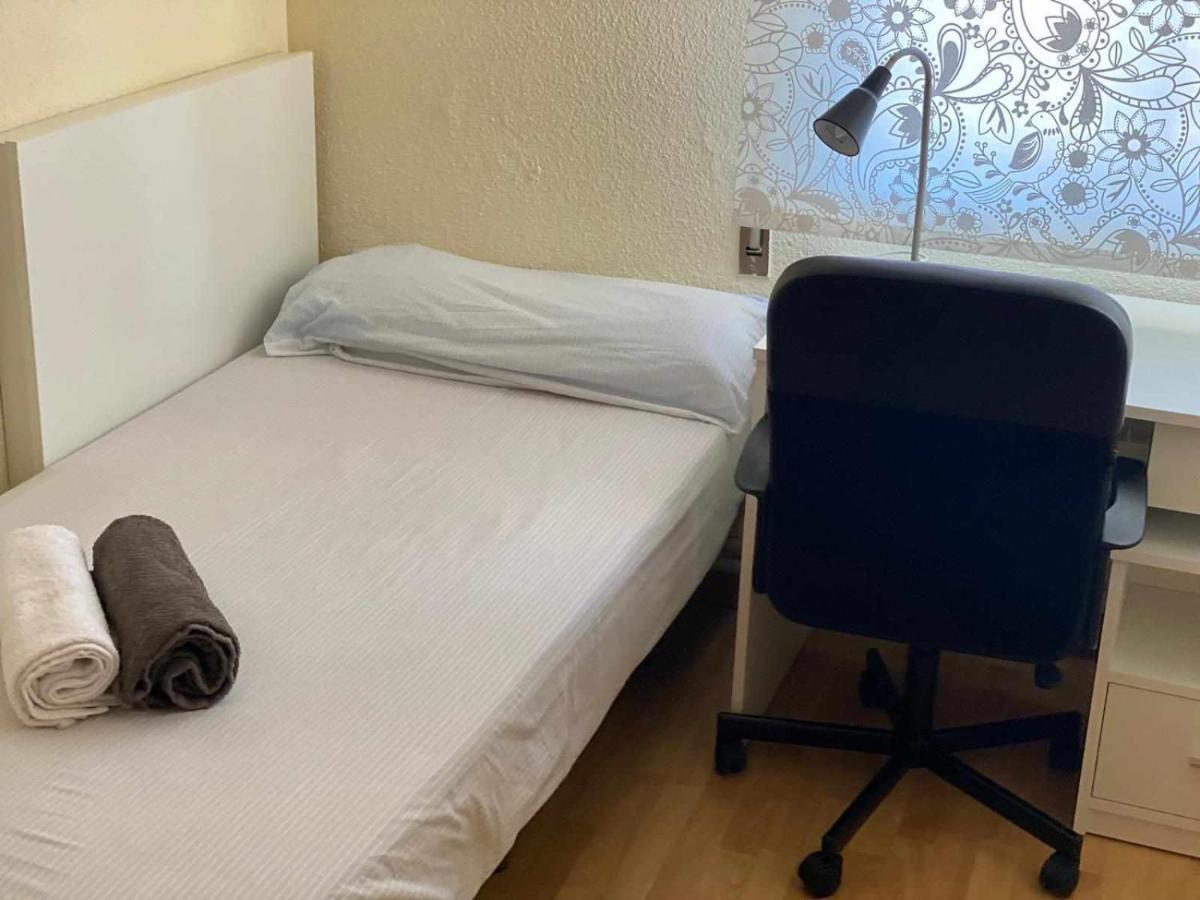Residencia 12 Octubre Bed and Breakfast Madrid Eksteriør billede