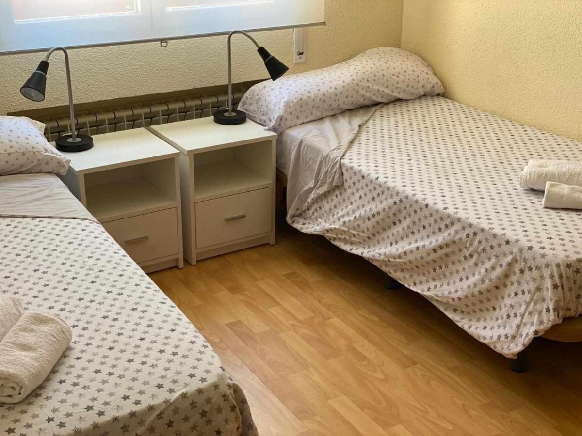 Residencia 12 Octubre Bed and Breakfast Madrid Eksteriør billede