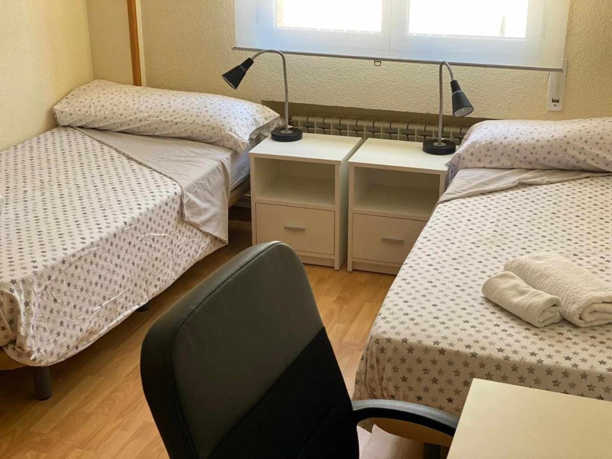 Residencia 12 Octubre Bed and Breakfast Madrid Eksteriør billede