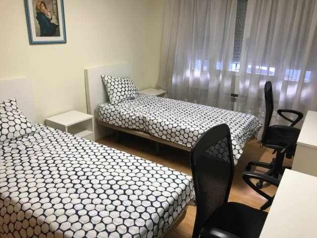 Residencia 12 Octubre Bed and Breakfast Madrid Eksteriør billede