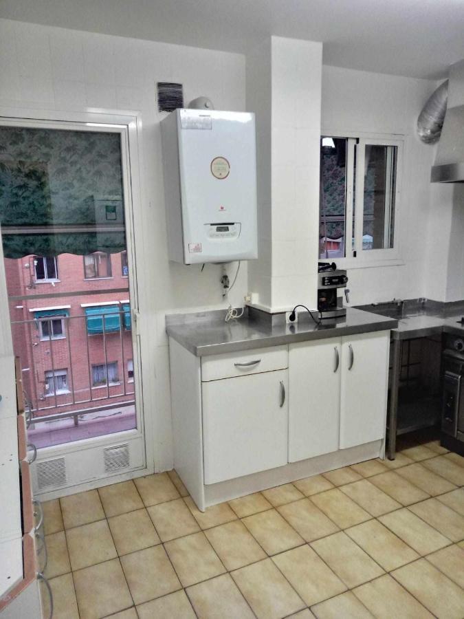 Residencia 12 Octubre Bed and Breakfast Madrid Eksteriør billede