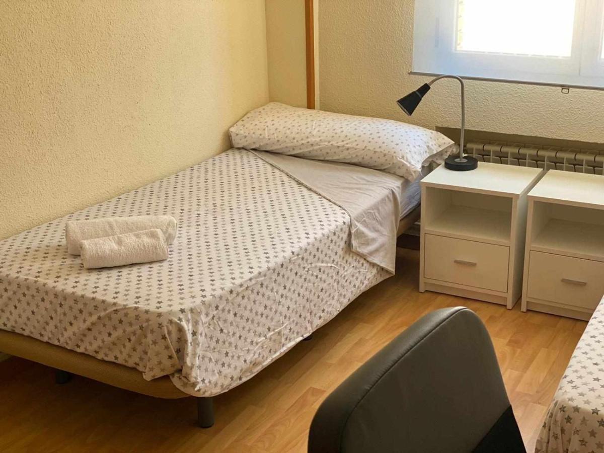 Residencia 12 Octubre Bed and Breakfast Madrid Eksteriør billede
