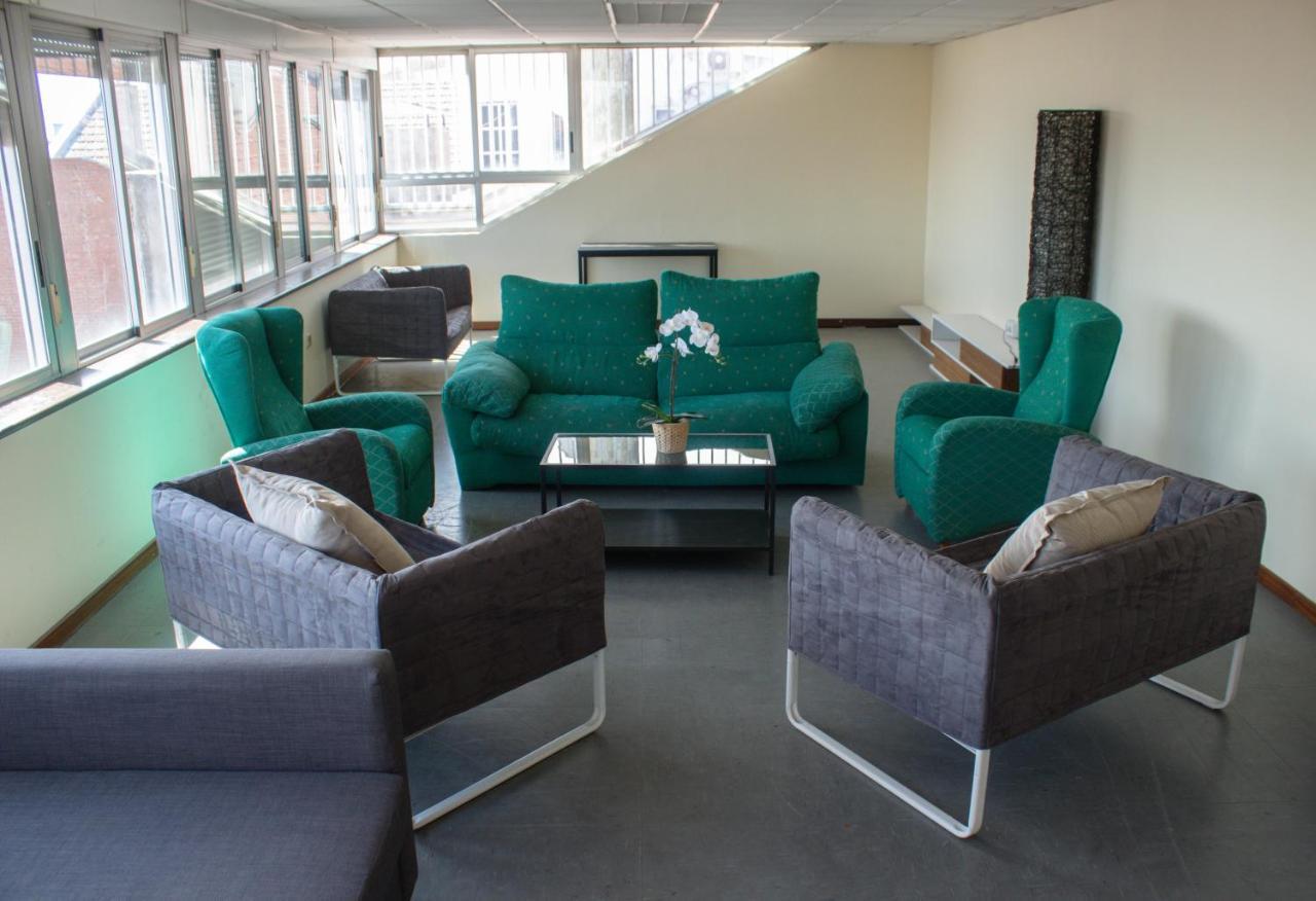 Residencia 12 Octubre Bed and Breakfast Madrid Eksteriør billede