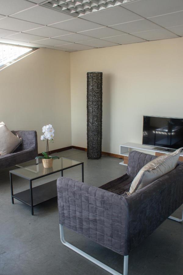 Residencia 12 Octubre Bed and Breakfast Madrid Eksteriør billede